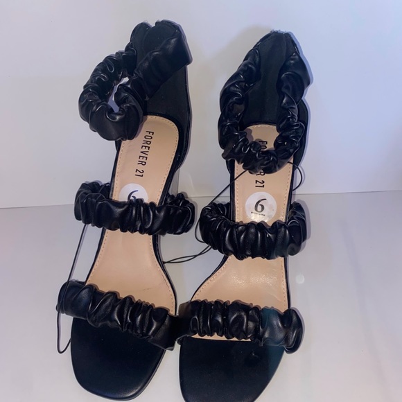 never worn got for a school dance but they didn’t match my dress - Picture 1 of 3